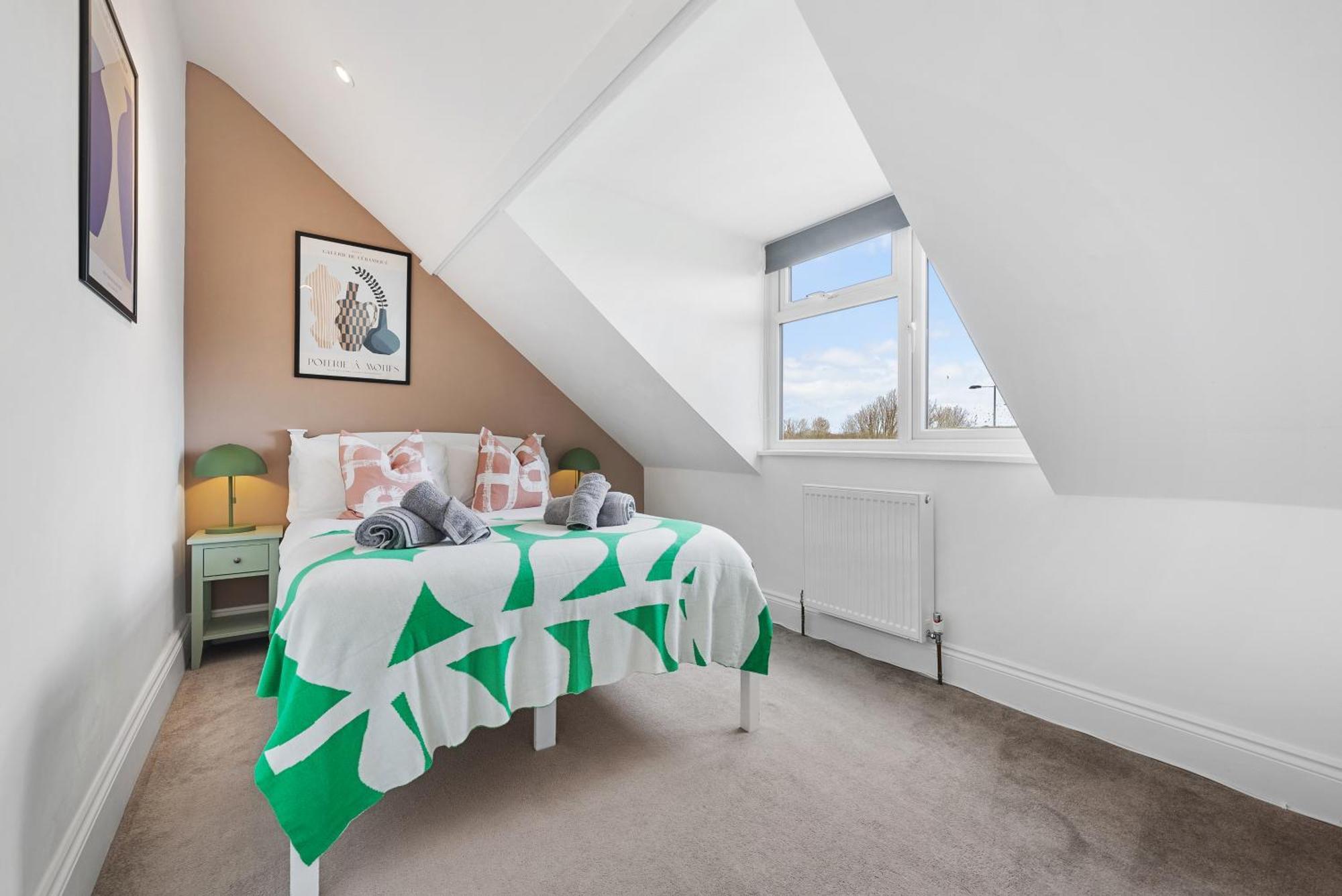 Long Term And Summer Special Offer! 5-Bedroom Spacious, Stunning Design, Sociable Areas & Cosy House Near South Downs Park, Sleeps 11 With Games Room, Private Parking And Garden- By Blue Puffin Stays Waterlooville Exterior foto