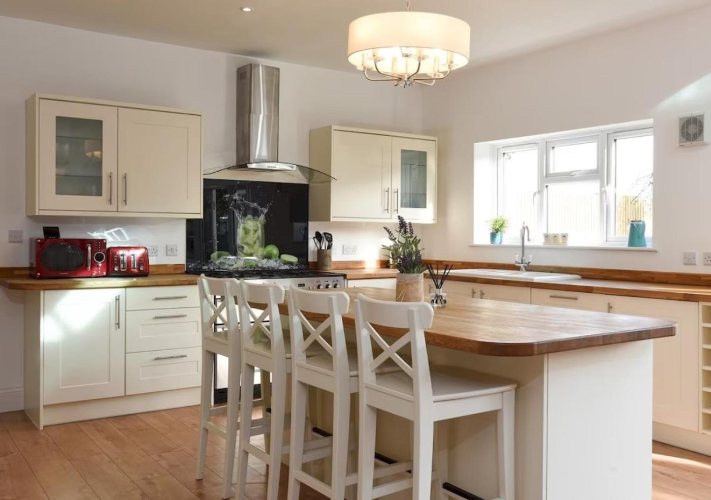 Long Term And Summer Special Offer! 5-Bedroom Spacious, Stunning Design, Sociable Areas & Cosy House Near South Downs Park, Sleeps 11 With Games Room, Private Parking And Garden- By Blue Puffin Stays Waterlooville Exterior foto